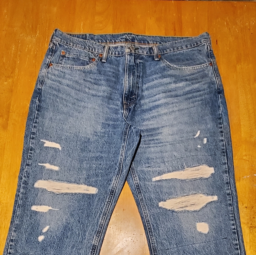 LEVIS Ripped Jeans Great Condition